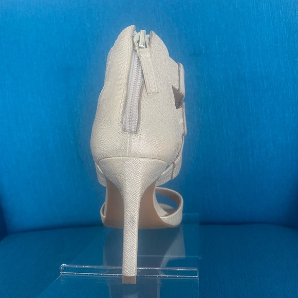 DRESS BARN women beautiful gold shimmer heels size 6M - Picture 6 of 11